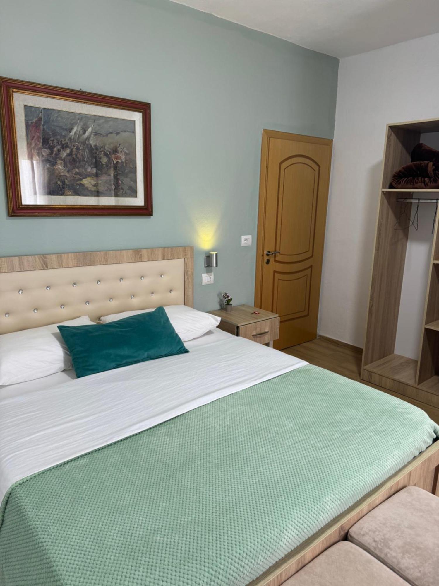 Bella Vista Bed and Breakfast Shkodër Buitenkant foto